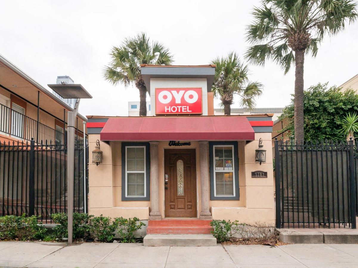 Oyo Hotel & Apartments Houston Galleria Eksteriør billede
